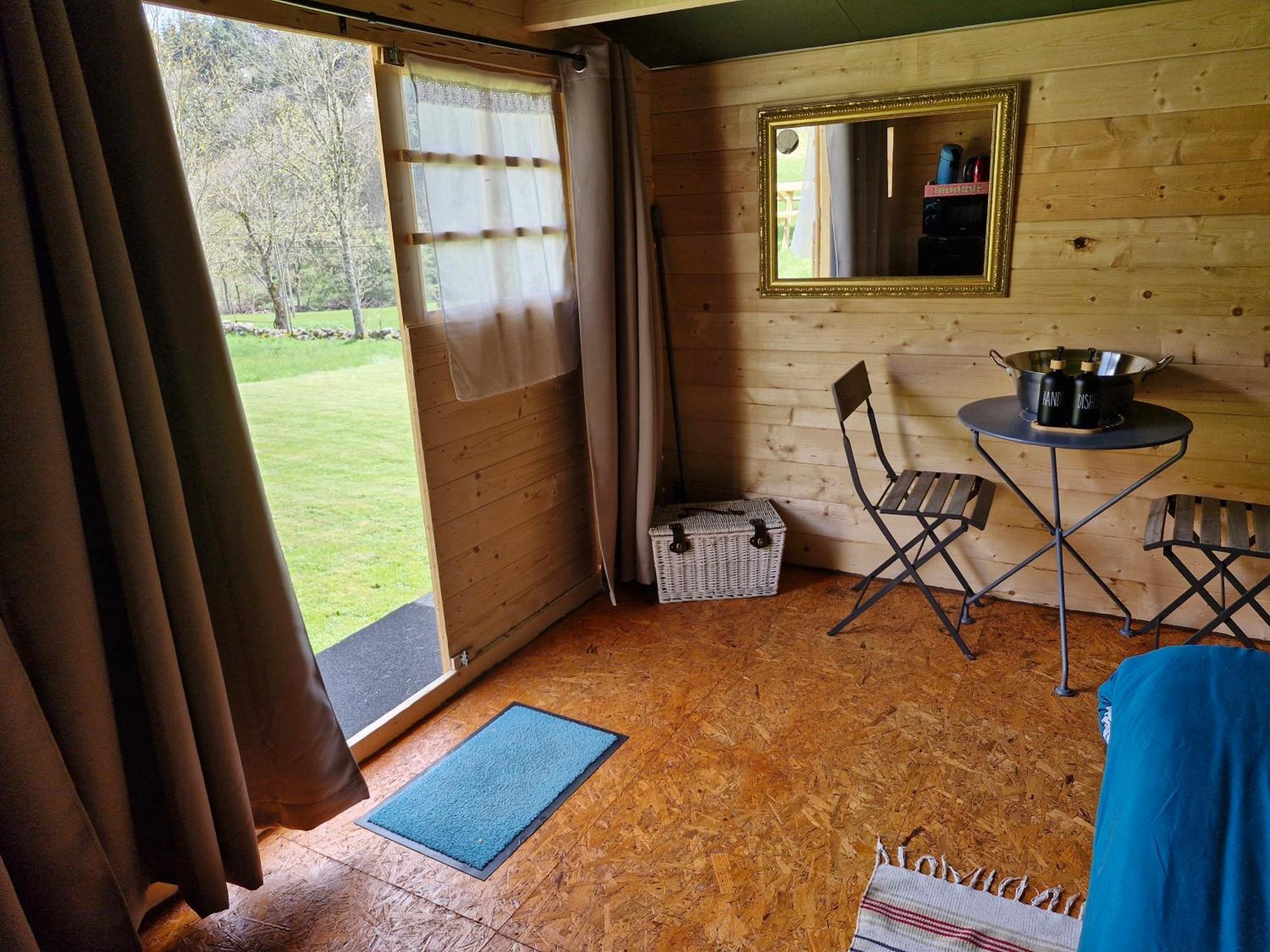 La Cabane Des Lucioles Saint-Julien-Boutieres Cameră foto